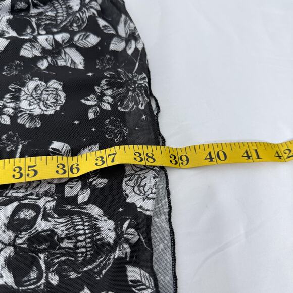 Skull Rose Floral Goth Dress Womens 1XL Black V Neck Short Sleeve Gothic Sheet - Picture 8 of 8